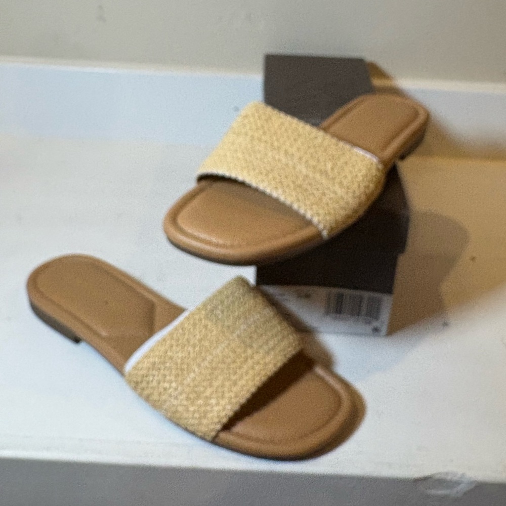 Crown Vintage Avelia Sandal Women's 8.5M Tan  Open Toe